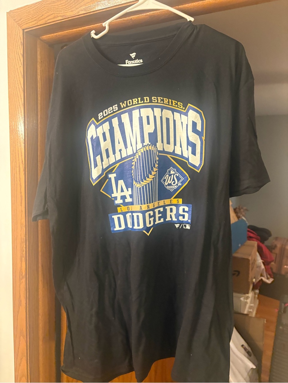 Brand new Los Angeles Dodgers Black, Blue & Gold Champions T-Shirt Men’s XXL